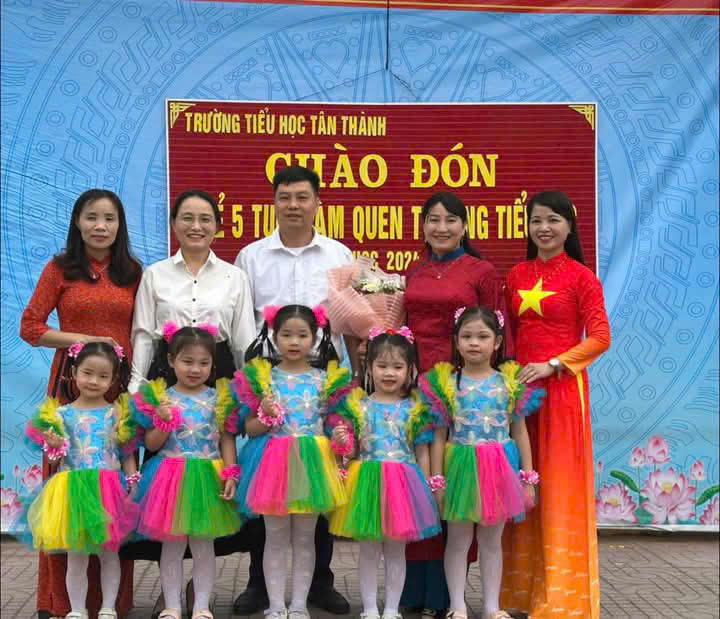 Chào đón học sinh 5 tuổi trường MN thăm trường Tiểu học